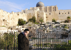 טלפונים ייחודיים למגזר החרדי. צילום אילוסטרציה: אימג'בנק