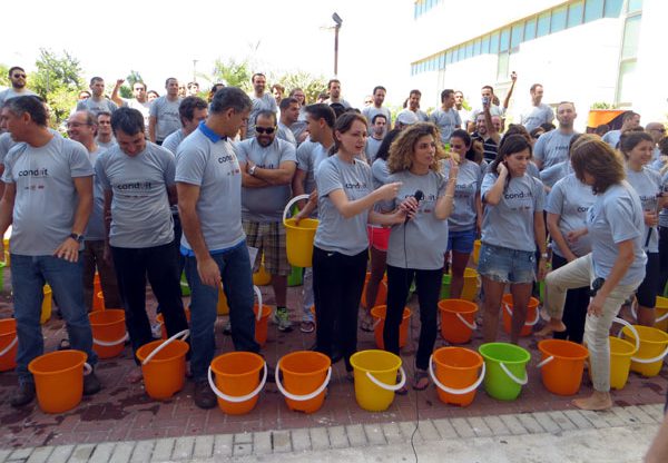 אנשי קונדואיט מתכוננים לתרומה שלהם לקמפיין ה-ALS