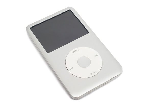 שמעתם? אפל ניצחה במשפט! צילום ה-iPod - מ-BigStock