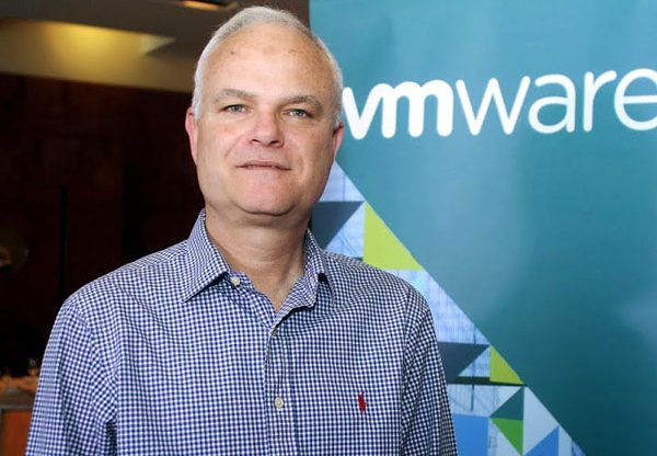 עוזב את תפקידו כמנכ"ל VMware ישראל. רענן ביבר