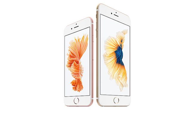 הסיבות לעליות. ה-iPhone 6S (משמאל) וה-6S פלוס