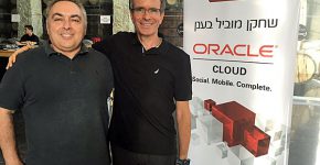 מימין: אלברטו מרנפלד, סמנכ"ל בכיר וראש אגף ה-SaaS באורקל ישראל, ואלכס פרוטאס, מייסד ומנכ"ל יוניטסק