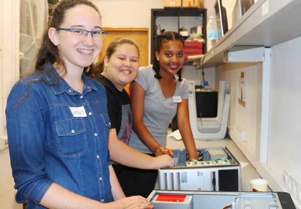 רואים את העתיד. קורס TechSummer. צילום: יח"צ