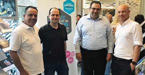 מימין: אביעד בר סלע, מנהל המגזר הפיננסי בקבוצת יעל; יקי אלמוזלינו, מנמ"ר נובל אנרג'י ישראל; יובל ניר, מנמ"ר שינדלר מעליות; וצ'יקו יבניאל, משנה למנכ"ל Yael IFN. צילום: יח"צ