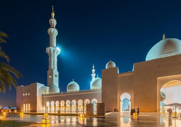 מסגד שייח' זאיד, מסמלי אבו דאבי. צילום: BigStock