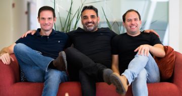 מימין: רוני קארפ, מנכ''ל פילאוס, דוד דריי, מנכ''ל אנודוט, וגבריאל גולדמן, ממייסדי פילאוס.